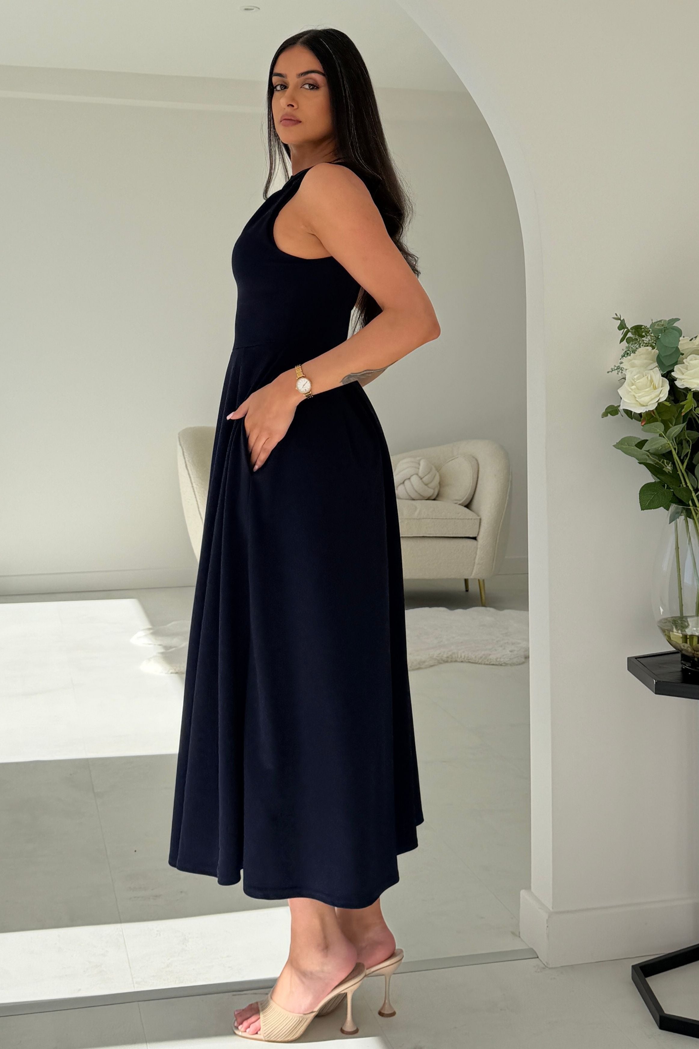 Vestido midi Anastasia con detalle de nudo, color azul marino